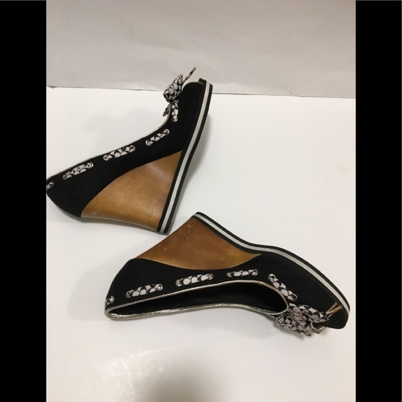 Coach Bow Wedge - Picture 8 of 16